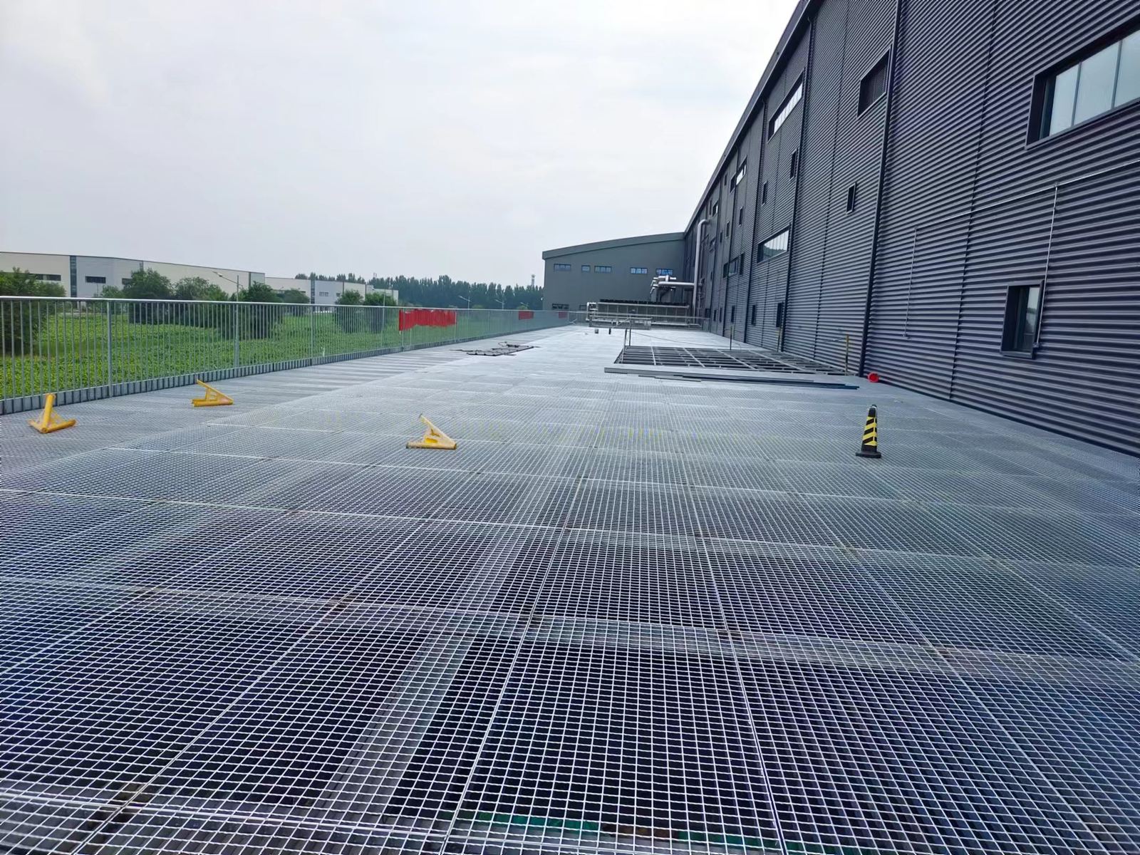 Data center project with raised floor grating