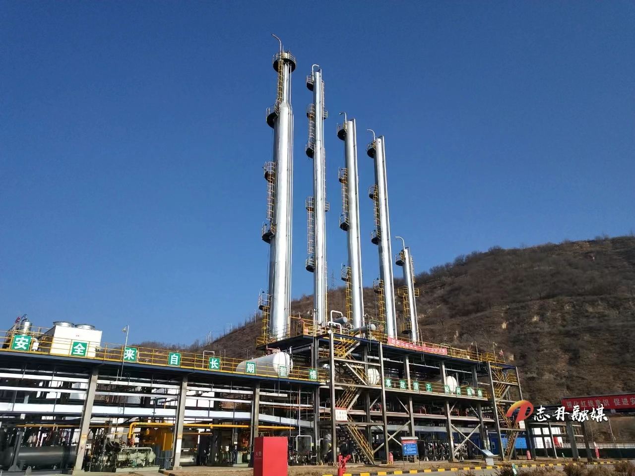 100 kt/a organic amine chemical plant with steel grating platforms