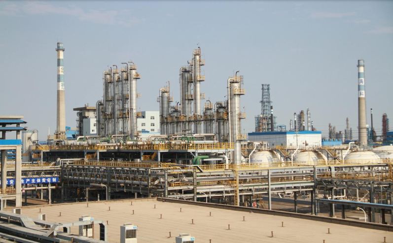 Propane dehydrogenation PDH plant with multi-level steel grating platforms