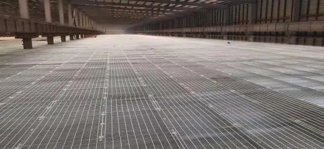 Heavy-duty grating floor for industrial traffic