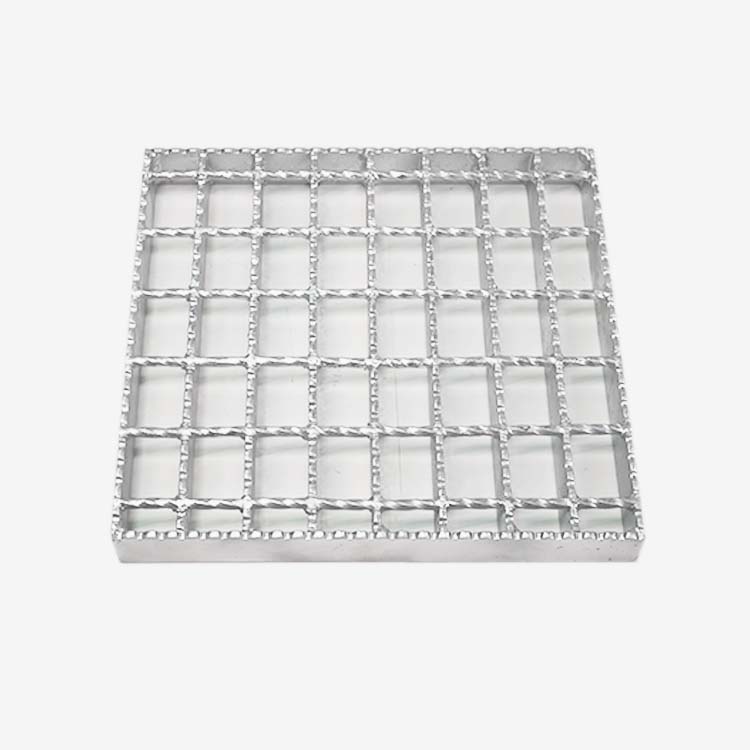 Serrated steel bar grating for slip-resistant walkways