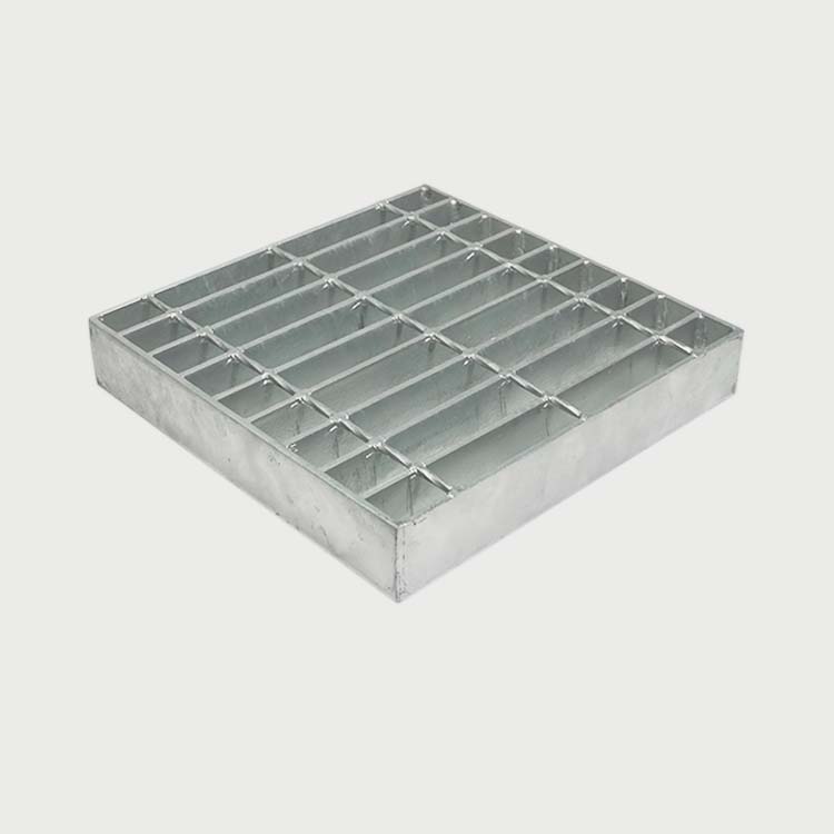 Heavy-duty welded steel bar grating for industrial traffic